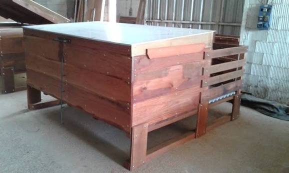 Jaula de destete de madera